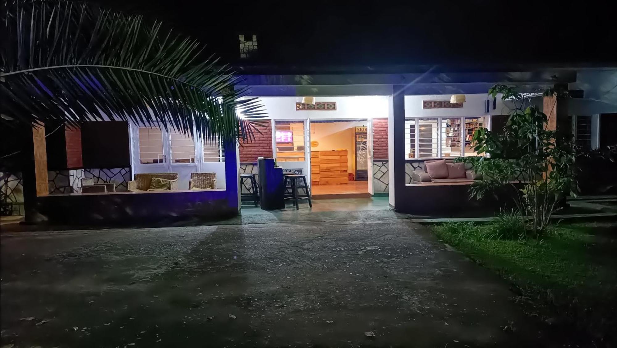 Colibri Taverne&Guest House Gisenyi Extérieur photo